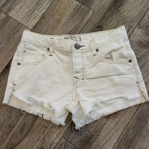 White free people mini jean shorts size 25